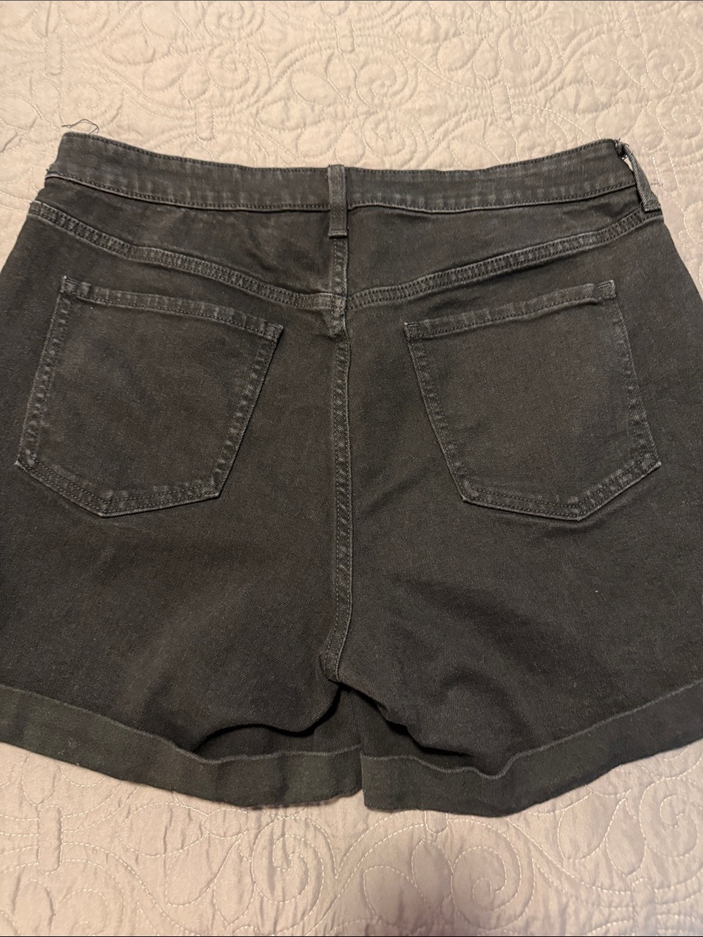Old Navy Black Cuffed Denim Shorts - Picture 3 of 3